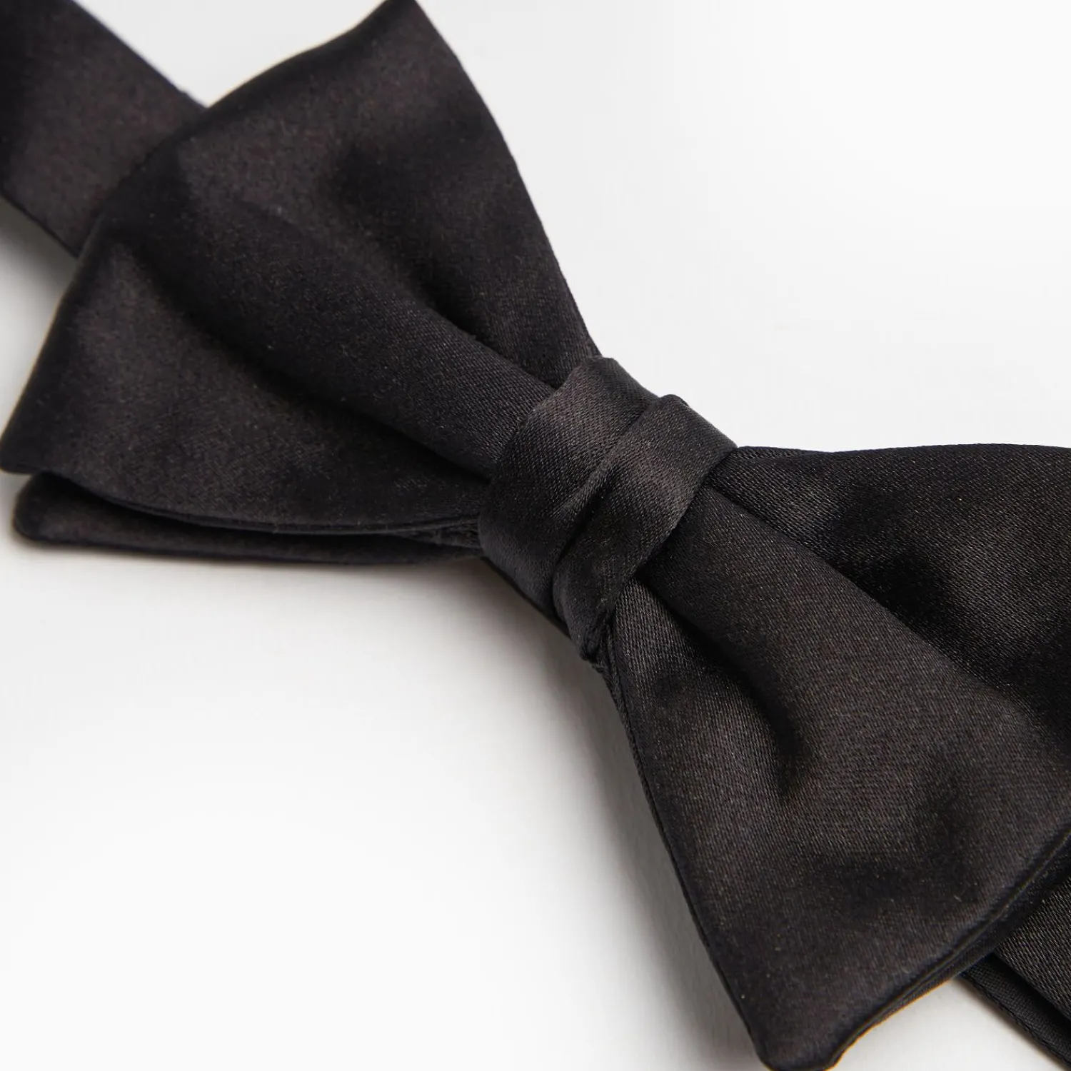 Black Pre-Knotted Silk Satin Bowtie - Solid Color>E.Marinella New